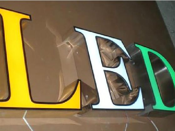 远安介绍LED招牌的基础知识。